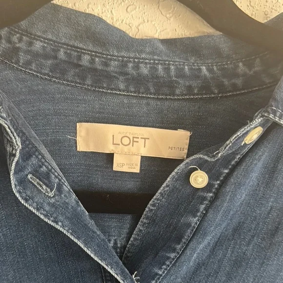 LOFT Women's Dark Blue Button Down Shirt - Picture 2 of 4